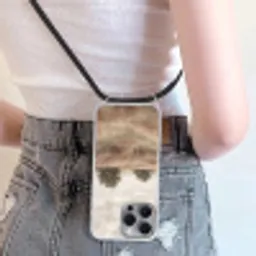 Landschap - Minimalistisch - Beige Hoesje iPhone 16 Pro Max met koord klein -sfeer5