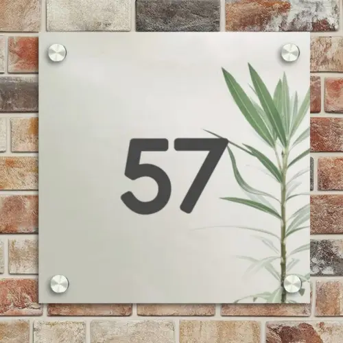 Lichtbeige met plant - Traditioneel Naambord Vierkant klein -sfeer2