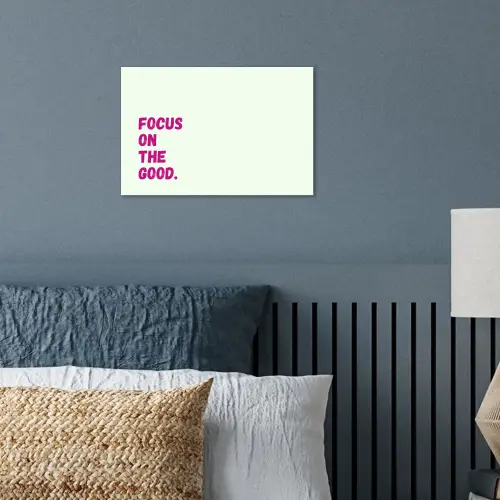 Focus on the good - Beige - Roze poster papier klein -sfeer2