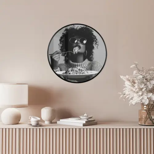 Vrouw - Pasta - Zwart - Wit Fotolijst rond zonder passe partout klein -sfeer3