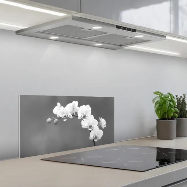 Monochrome Orchideeënpracht keuken achterwand spatscherm klein -3d_schuin