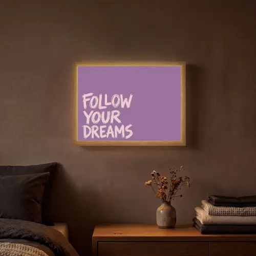 Follow your dreams - Paars - Penseeltextuur Light Box met batterij (Wandlamp) middel -sfeer4