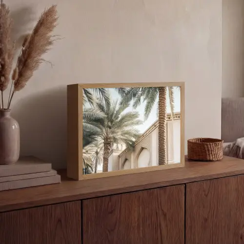 Gebouw - Palmbomen - Beige - Zon Light Box met batterij (Wandlamp) middel -sfeer2