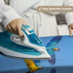 Papagaai - Vliegen - Blauw - Geel Wandkleed katoen middel -sfeer9