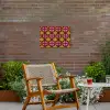 Modern - Patroon - Roze Tuinposter op houten frame 2 cm dik klein 845 -sfeer3