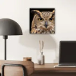 Oehoe - Uil - Portret - Bruin aluminium wit klein -sfeer5