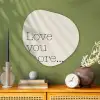 Minimalistisch - Love - Beige Wandcirkel Organisch Aluminium middel -sfeer2