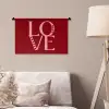 Love - Rood - Hatjes Wandkleed katoen klein -sfeer4