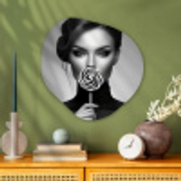 Vrouw - Lolly - Zwart Wandcirkel Organisch Aluminium middel -sfeer2