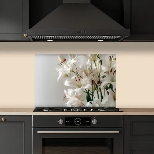 Lelies - Boekte - Wit - Meeldraden keuken achterwand spatscherm klein -sfeer1