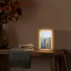 Houten steiger - Helderblauwe lucht Light Box met kabel (Tafellamp) klein -sfeer4