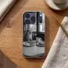 Kat - Koffie - Brood - Zwart Telefoonhoesje iPhone 17 Pro klein -sfeer1