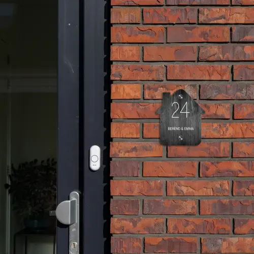Donker hout - Klassiek Naambord Huisje klein -sfeer2