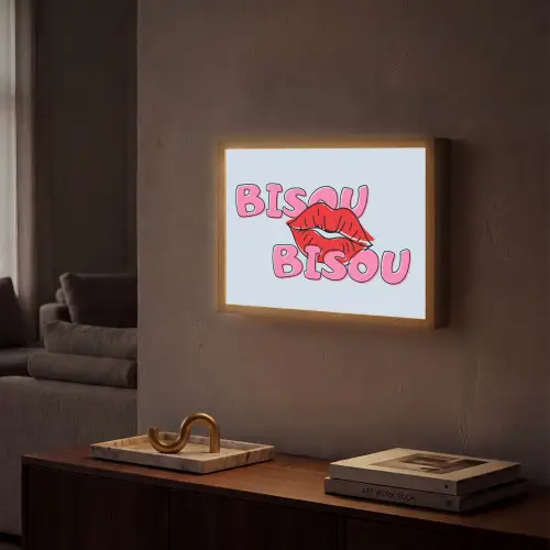 Bisou - Blauw - Roze - Lippen Light Box met batterij (Wandlamp) middel -sfeer1