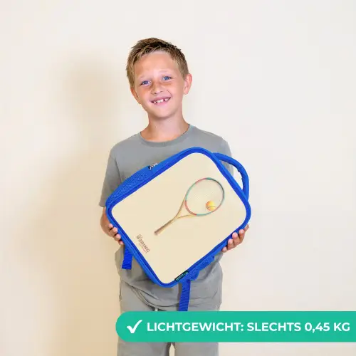 Een tennisracket in beige tinten Kinderrugzak - Blauw middel -sfeer1_NL