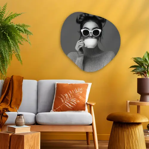 Vrouw - Koffie - Zwart - Wit Wandcirkel Organisch Plexiglas middel -sfeer4