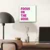 Focus on the good - Beige - Roze aluminium wit klein -sfeer5