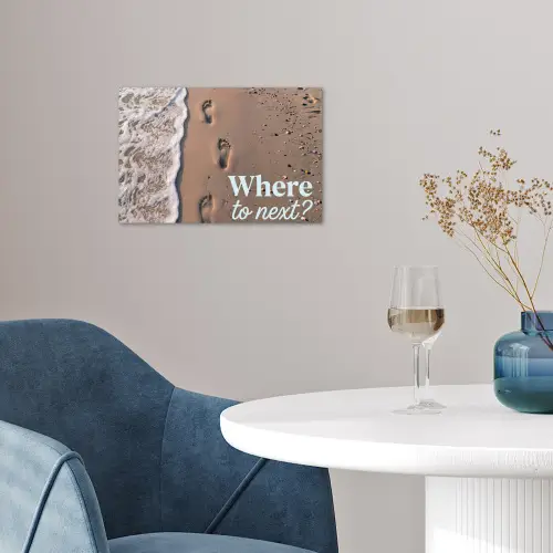 Where to next - Strand - Voetstappen poster papier klein -sfeer3