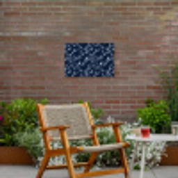 Grafisch - Bloesemtak - Blauw Tuinposter op houten frame 2 cm dik klein 845 -sfeer3