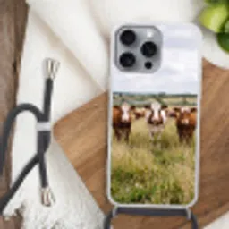 Koeien - Portret - Weide - Boerderij - Nieuwsgierig Hoesje iPhone 16 Pro Max met koord klein -sfeer4