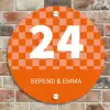 Oranje - Blokjes - Klassiek Naambord Rond klein -sfeer2