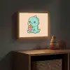 Dino - Boba - kawaii - Oranje Light Box met batterij (Wandlamp kind) middel -sfeer5_kind