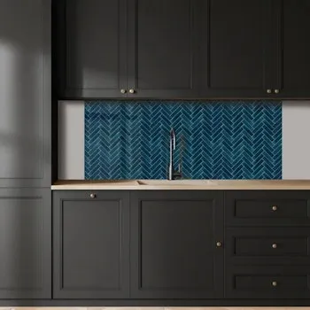 Keuken met een blauwe achterwand