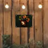 Vrouw - Rood - Groen - Druiven tuinposter los doek klein -sfeer1