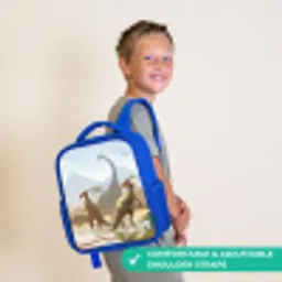 Dinosaurus - Landschap - Tropisch - Kinderen - Jongens Kinderrugzak - Blauw middel -sfeer3_UK
