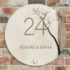 Boomsilhouet beige achtergrond - Klassiek Naambord Rond klein -sfeer2