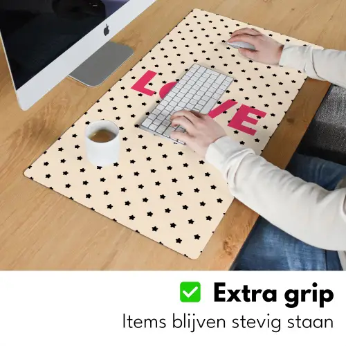 Love - Stippen - Roze Muismat XXL klein -sfeer3