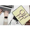 Oh hi - Geel - Monogram laptophoes neopreen klein -bureau