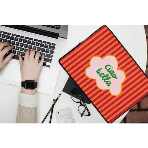 Ciao bella - Tekstwolk - Strepen - Oranje laptophoes neopreen klein -bureau