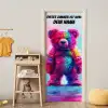 Bunter Teddybär mit Namensfeld oben. deurposter klein -sfeer4