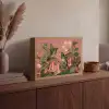 Kolibries - Bloemen - Groen - Roze Light Box met batterij (Wandlamp) middel -sfeer2