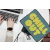 Chill out - Geel - Blauw laptophoes neopreen klein -bureau