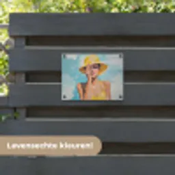 Schilderij - Vrouw - Hoed - Geel tuinposter los doek klein -sfeer3
