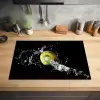 Kiwi - Fruit - Stilleven - Water - Zwart Inductie beschermer vinyl 3mm klein -sfeer5