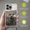 Schotse hooglander - Zwart - Wit - Hout Hoesje iPhone 16 Pro Max met koord klein -sfeer2_NL
