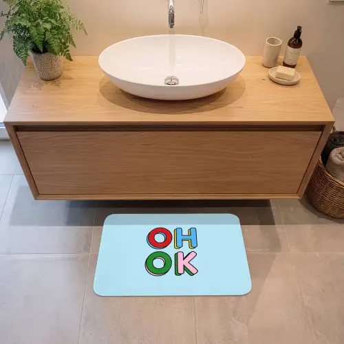 Oh ok - Blauw - Kleurrijk Badmat klein -sfeer1