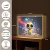 Alien - Ruimte - Geel - Planeten Light Box met batterij (Wandlamp kind) middel -USP_websiteoverzichtNL