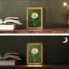 Wit - Madeliefje - Bloem - Gras Light Box met kabel (Tafellamp) klein -sfeer3