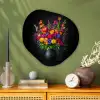 Felgekleurd - Bloemen - Vaas Wandcirkel Organisch Aluminium middel -sfeer2