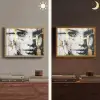 Portret - Vrouw - Penseelstreken - Goud Light Box met batterij (Wandlamp) middel -sfeer3