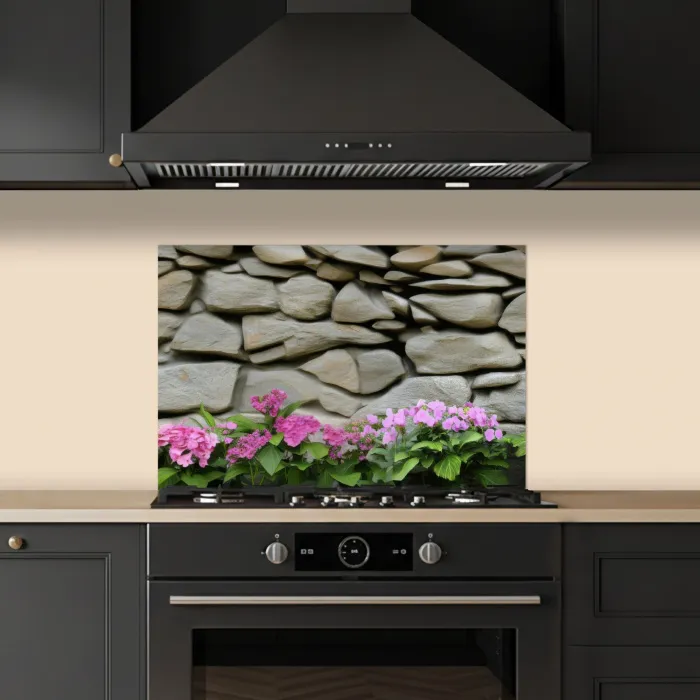 Hortensia’s - Stenen - Muur - Bloemen keuken achterwand spatscherm klein -sfeer1