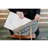 Lichtgrijs - Betonstructuur - Subtiel laptophoes neopreen klein 279 -tas