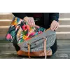 Schilderij - Abstract - Bloemen - Roze laptophoes neopreen klein -tas