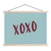 XOXO - Blauw - Rood textielposter latten blank klein -3d