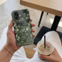 Jungle - Bladeren - Botanisch - Groen Toughcase MagSafe Apple iPhone 17 klein -Sfeer1M