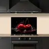 Kersen - Rood - Fruit - Water - Zwart keuken achterwand spatscherm klein -sfeer1